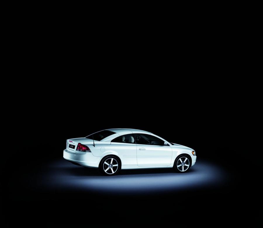  Volvo C70 Ice White 2009 года  (фото 4 из 6)
